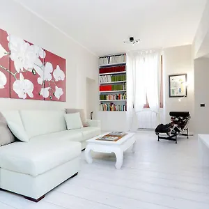 Apartment Romeasyoulike-colosseo Experience45, Rome