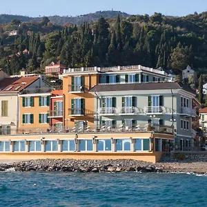 hotel-savoia-alassio.hotelitalianriviera.com/