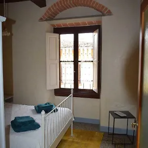 Calzaiuoli Luxury And Characteristic , Florence Italy